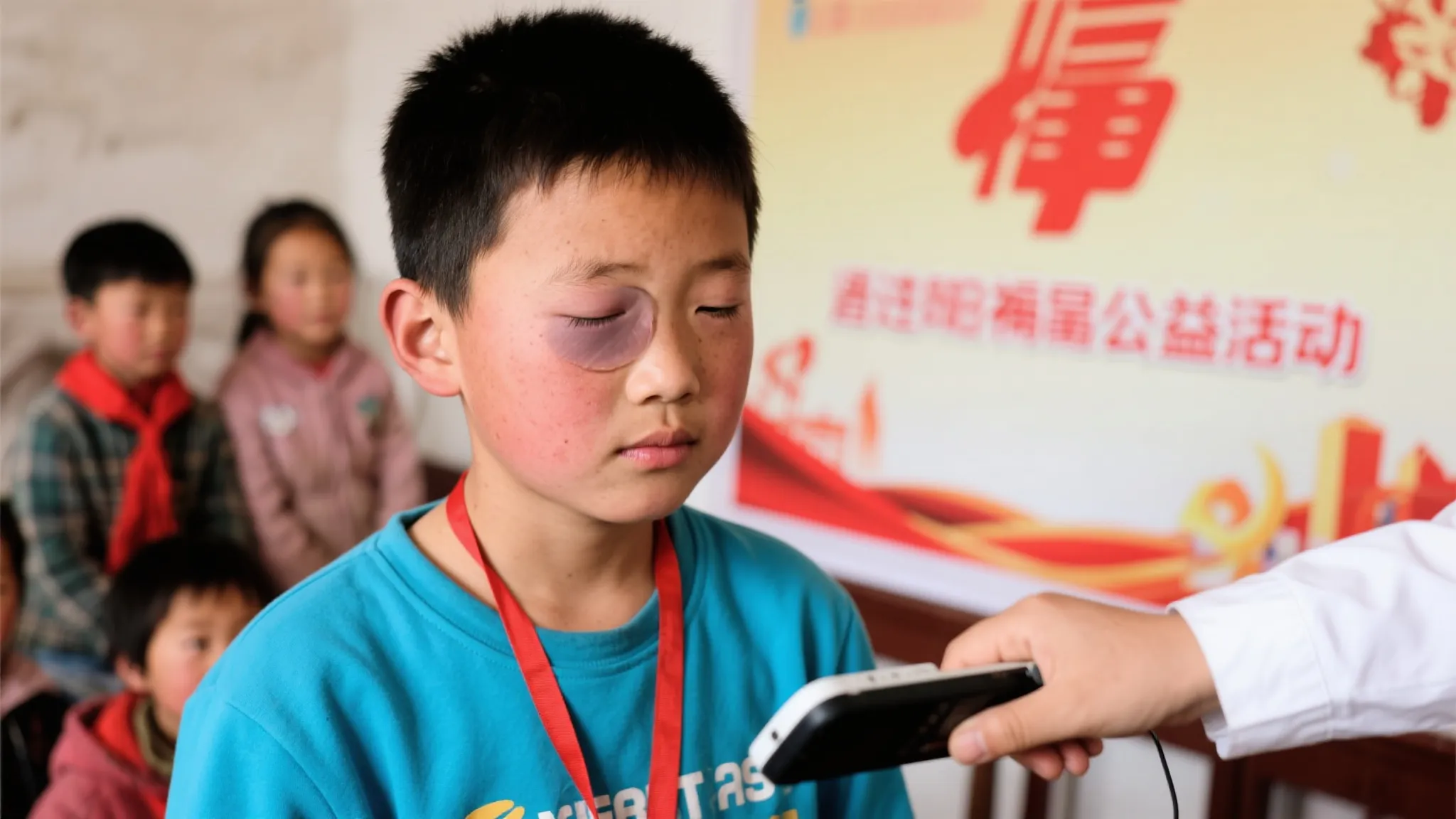 助学圆梦：视障孤儿小飞迈入大学新篇章
